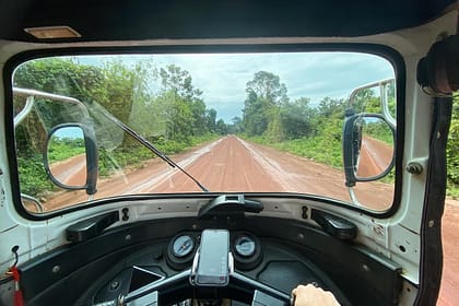 Conduint un tuk-tuk pel Parc Arqueològic d’Angkor – Què fer a Siem Reap