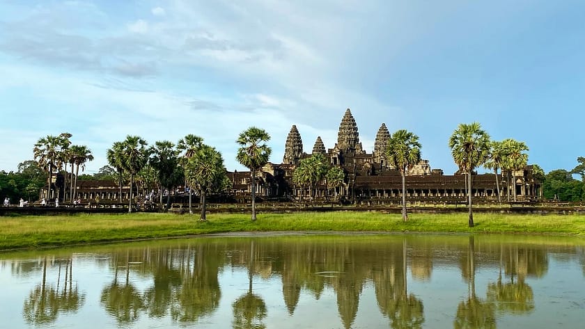 Reflexos d’Angkor Wat a l’estany al capvespre – Què fer a Siem Reap