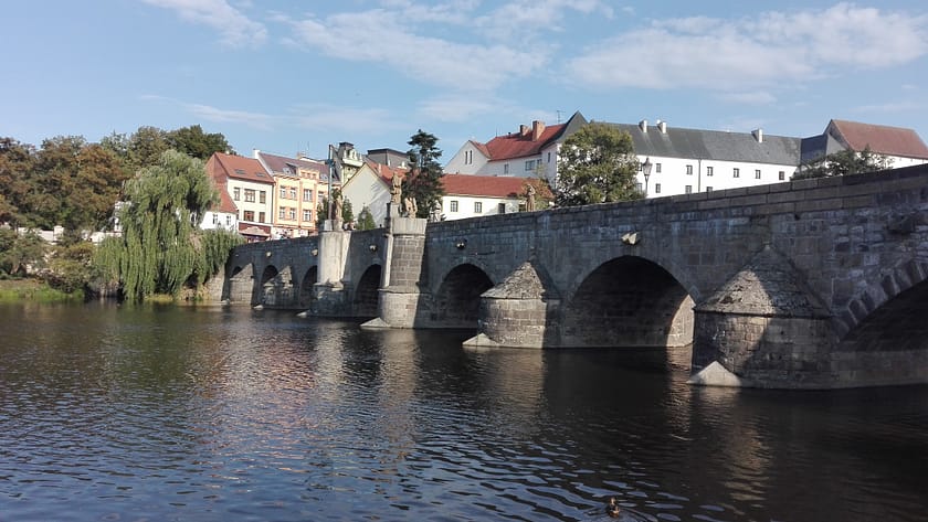 Pont de pedra de Písek sobre el riu Otava, el pont més antic de la República Txeca