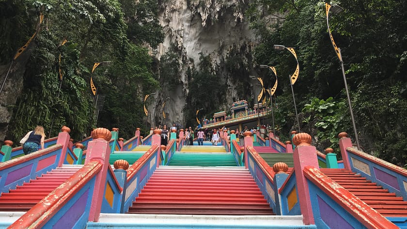 Escales colorides d’accés a les Batu Caves a Kuala Lumpur, Malàisia.