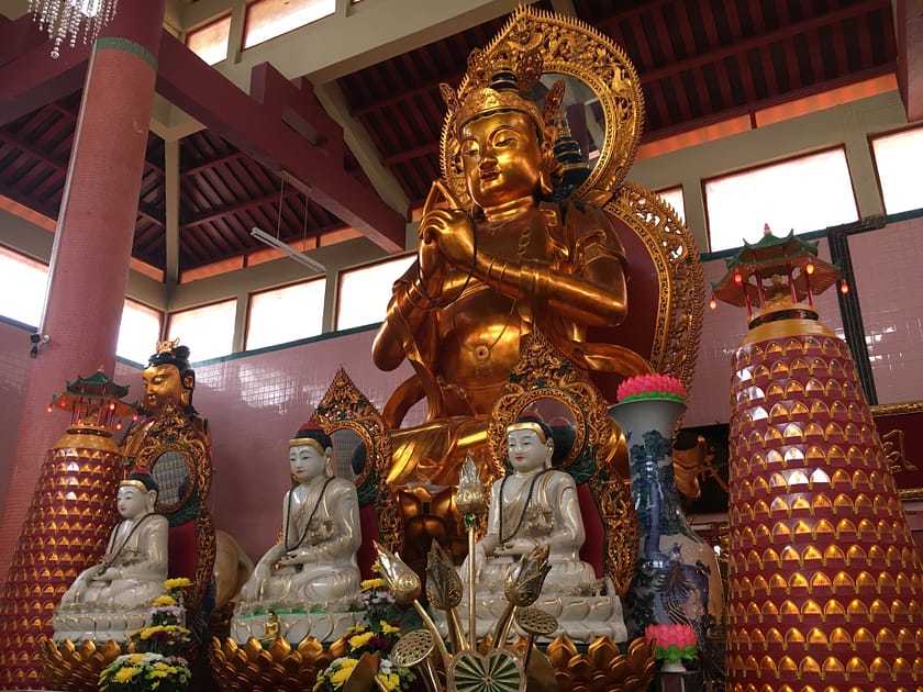 Estàtua de divinitat budista al Temple Sam Poh de Cameron Highlands