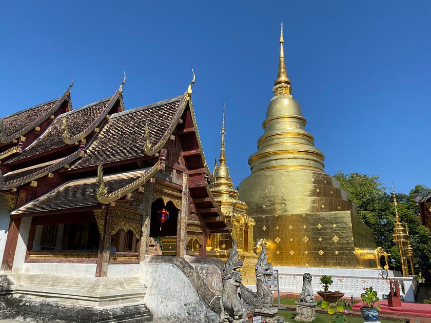 Estupa daurada del Wat Suan Dok, temple urbà de Chiang Mai