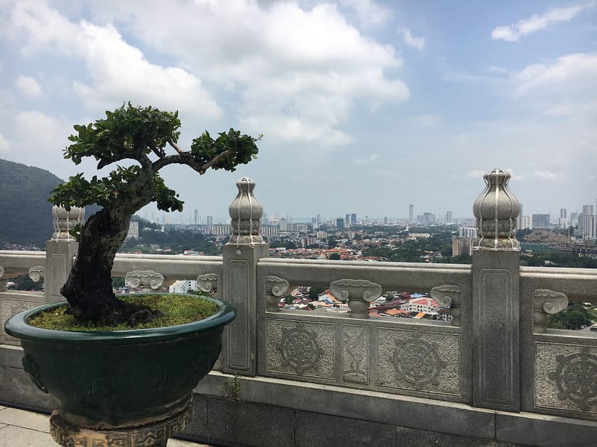 Vistes de George Town des del temple Kek Lok Si amb la ciutat al fons