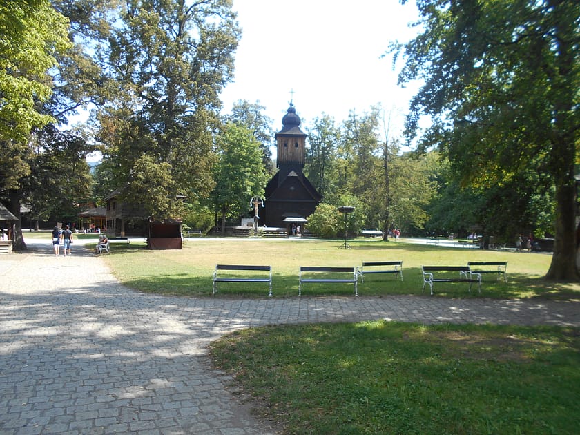 Casa tradicional de fusta del segle XIX al museu a l’aire lliure de Rožnov pod Radhoštěm