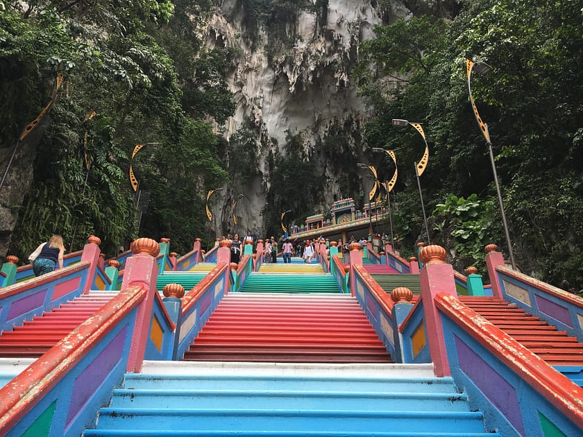 Escales colorides d’accés a les Batu Caves a Kuala Lumpur, Malàisia.