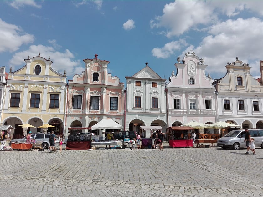 Cases renaixentistes de colors a la plaça de Telč, Patrimoni de la Humanitat