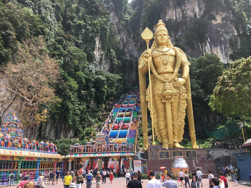 Estàtua daurada de Murugan a les Batu Caves, Kuala Lumpur.